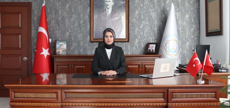 Gizem bayguş demirköy’ün i̇lk kadın kaymakamı göreve başladıkırklareli’nin demirköy ilçesinde yeni bir dönem başladı. 3 demirkoy kaymakami Gizem Baygus